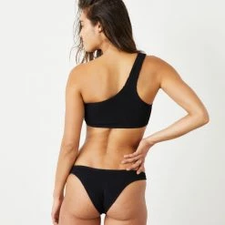 Bond-eye Samira Crop