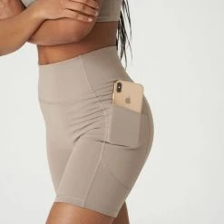 Le Ore Clothing Lucca High Rise 7IN Pocket Short