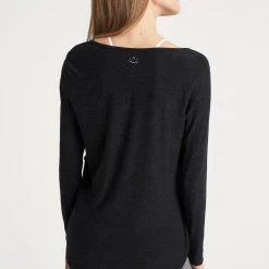 Beyond Yoga Clothing Cut And Run Pullover