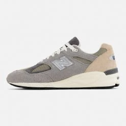 New Balance Made In US 990 V2 Shoes