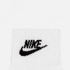 Nike Everyday Essential Ankle Socks
